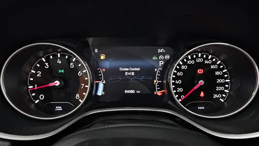 Jeep 2 2.4 AWD 2019 8