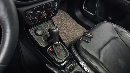 Jeep 2 2.4 AWD 2019 9