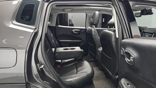 Jeep 2 2.4 AWD 2019 11