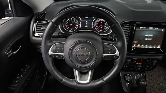 Jeep 2 2.4 AWD 2019 13