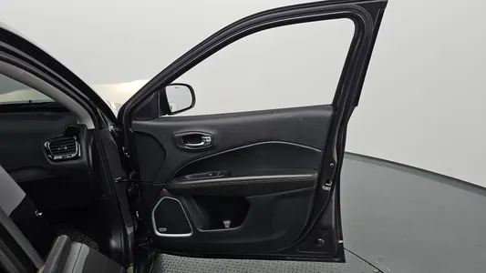 Jeep 2 2.4 AWD 2019 24