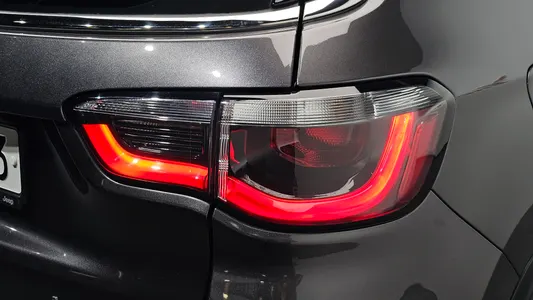 Jeep 2 2.4 AWD 2019 23