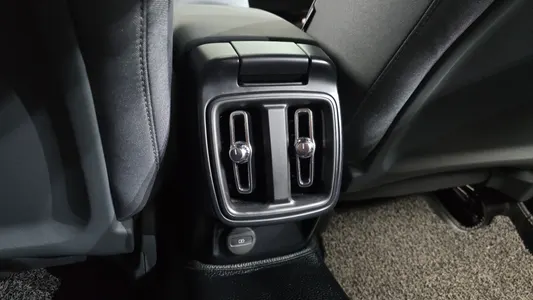 Polestar 2 2023 28