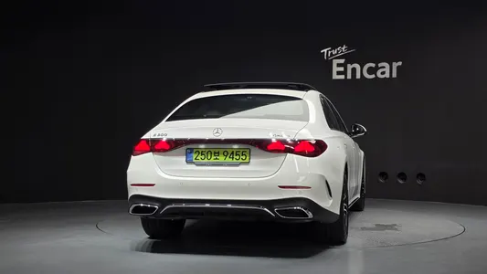 Mercedes-Benz E-Class W214 E300 4MATIC AMG Line 2026 4