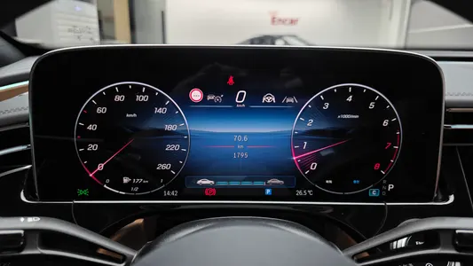 Mercedes-Benz E-Class W214 E300 4MATIC AMG Line 2026 8