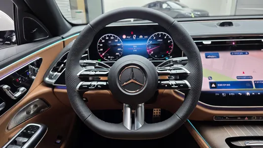 Mercedes-Benz E-Class W214 E300 4MATIC AMG Line 2026 14