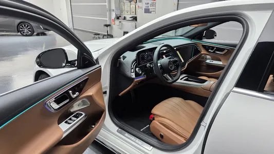 Mercedes-Benz E-Class W214 E300 4MATIC AMG Line 2026 10