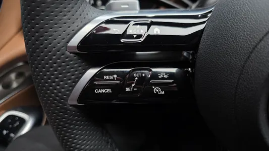 Mercedes-Benz E-Class W214 E300 4MATIC AMG Line 2026 17