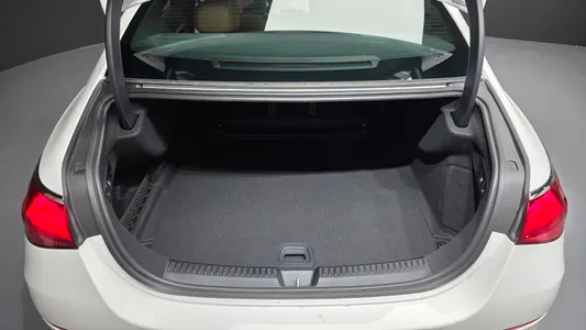 Mercedes-Benz E-Class W214 E300 4MATIC AMG Line 2026 19