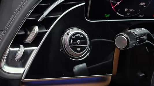 Mercedes-Benz E-Class W214 E300 4MATIC AMG Line 2026 30