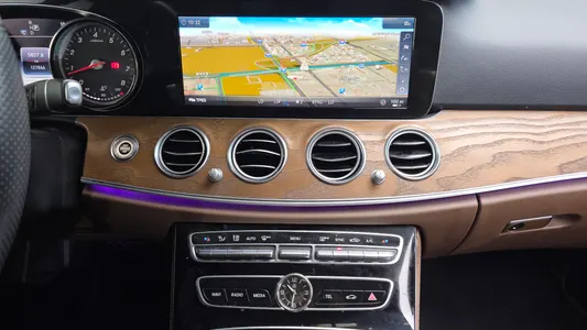 Mercedes-Benz E-Class W213 E300 2017 14
