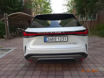Lexus RX450h+ 5 2025 4