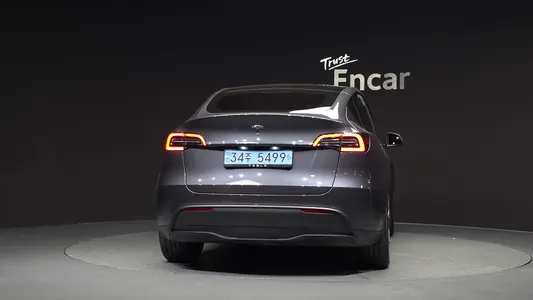 Tesla Y RWD 2023 4