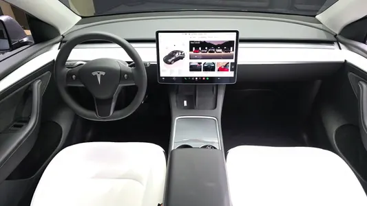 Tesla Y RWD 2023 7