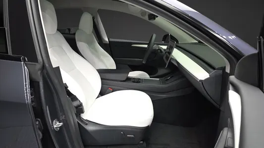 Tesla Y RWD 2023 11