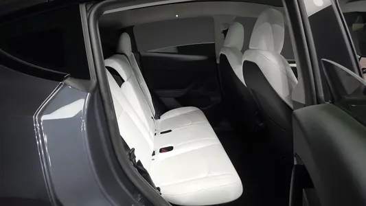 Tesla Y RWD 2023 12