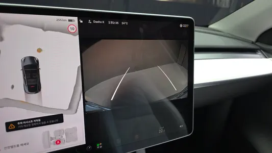Tesla Y RWD 2023 14
