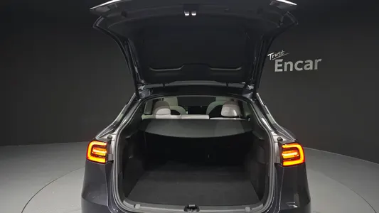 Tesla Y RWD 2023 20