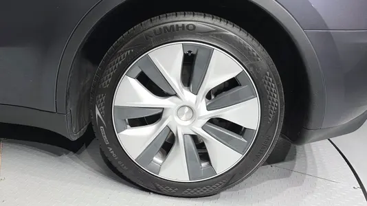 Tesla Y RWD 2023 21
