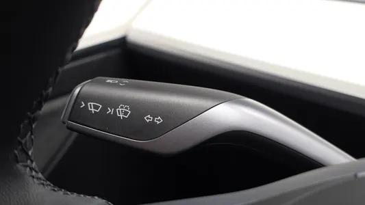 Tesla Y RWD 2023 27