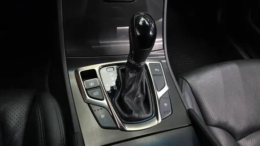 Hyundai HG 2014 9