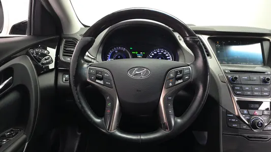 Hyundai HG 2014 13