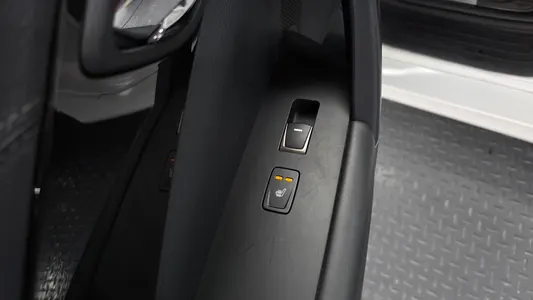 Hyundai HG 2014 16