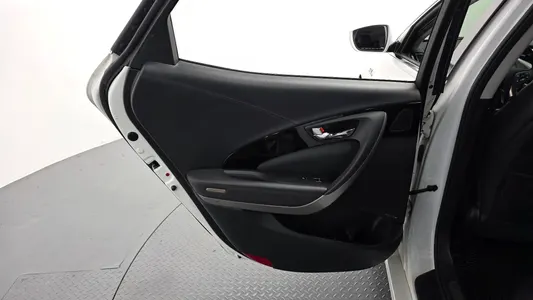 Hyundai HG 2014 25