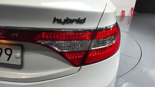 Hyundai HG 2014 23