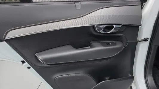 Volvo XC90 2 T8 R- 2020 25