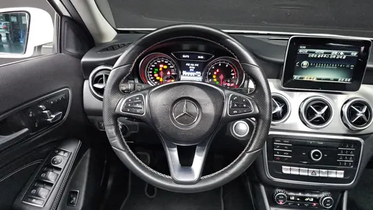 Mercedes-Benz GLA-Class X156 GLA220 2018 12