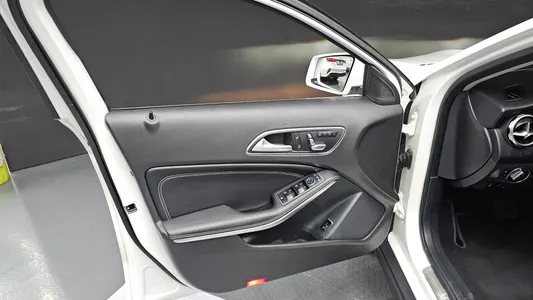 Mercedes-Benz GLA-Class X156 GLA220 2018 24