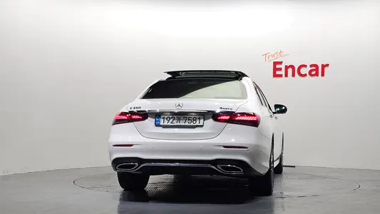 Mercedes-Benz E-Class W213 E350 4MATIC AMG Line 2022 4