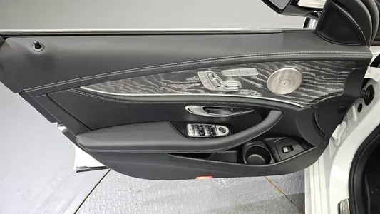 Mercedes-Benz E-Class W213 E350 4MATIC AMG Line 2022 24