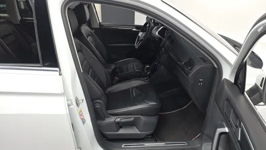 Volkswagen 2 2.0 TDI 2021 11