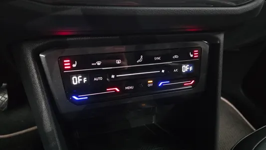 Volkswagen 2 2.0 TDI 2021 17