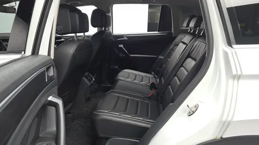 Volkswagen 2 2.0 TDI 2021 26