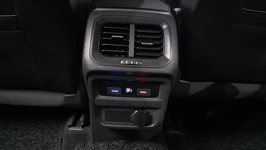 Volkswagen 2 2.0 TDI 2021 32
