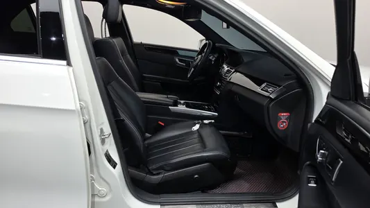 Mercedes-Benz E-Class W212 E300 2013 11