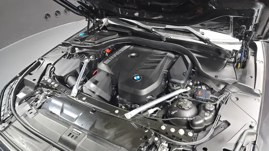 BMW 5 Series (G60) 520i M 2025 6