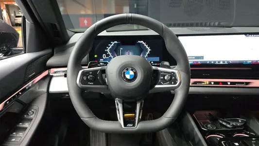 BMW 5 Series (G60) 520i M 2025 13
