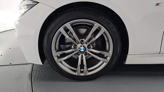 BMW 3 Series (F30) 320i M 2018 4