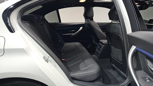 BMW 3 Series (F30) 320i M 2018 10