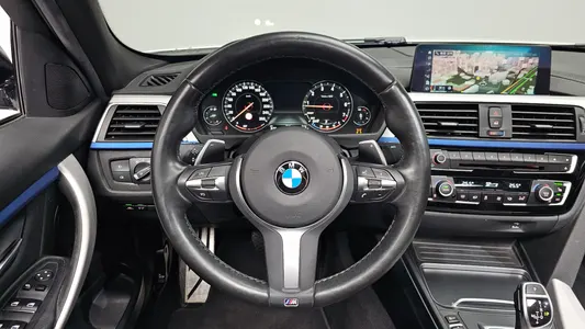 BMW 3 Series (F30) 320i M 2018 12