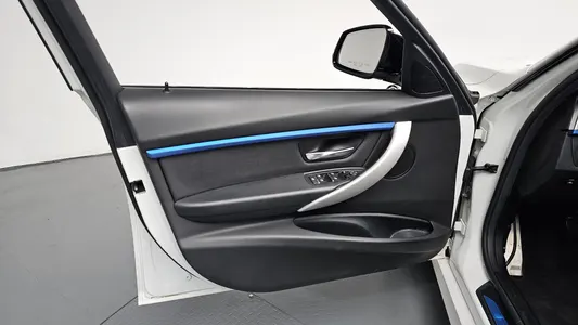 BMW 3 Series (F30) 320i M 2018 24