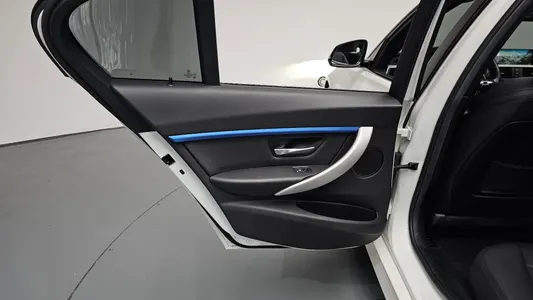 BMW 3 Series (F30) 320i M 2018 25