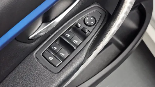 BMW 3 Series (F30) 320i M 2018 28