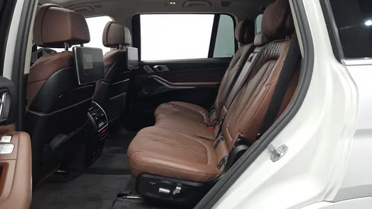BMW X7 (G07) xDrive 40i 7 2021 26