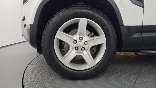 Land Rover (L663) 110 D240 SE 2020 5