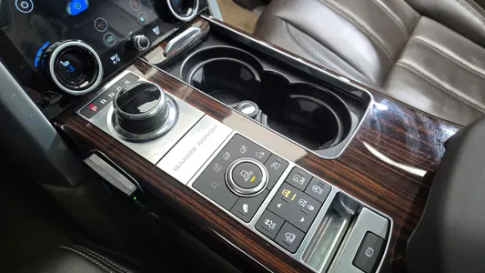 Land Rover 4 4.4 SDV8 Vogue SE 2017 9
